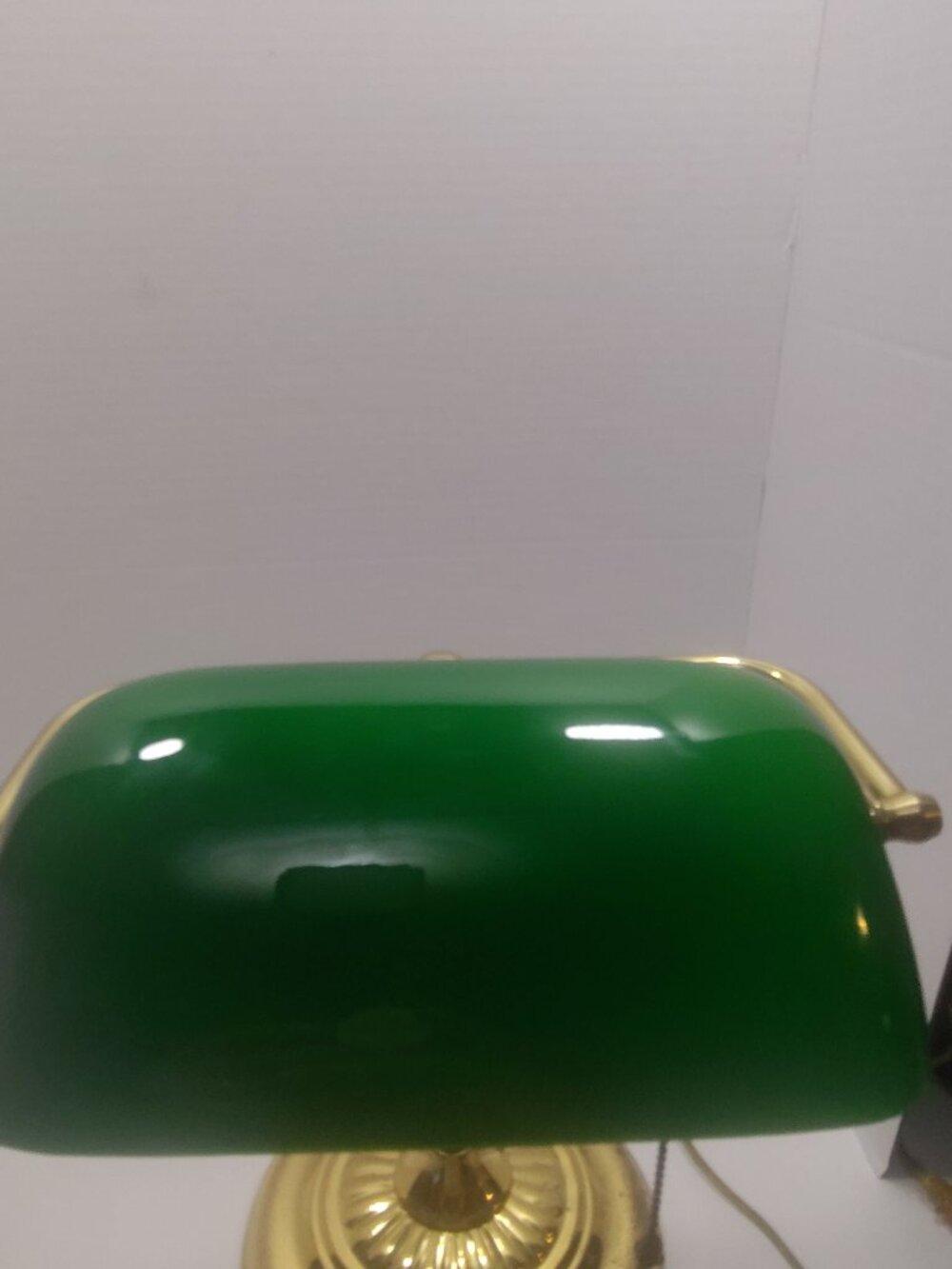 Green Glass Banker Desk Lamp Brass Tone Pull Chain Table Lamp Tested Working - Picture 12 of 12